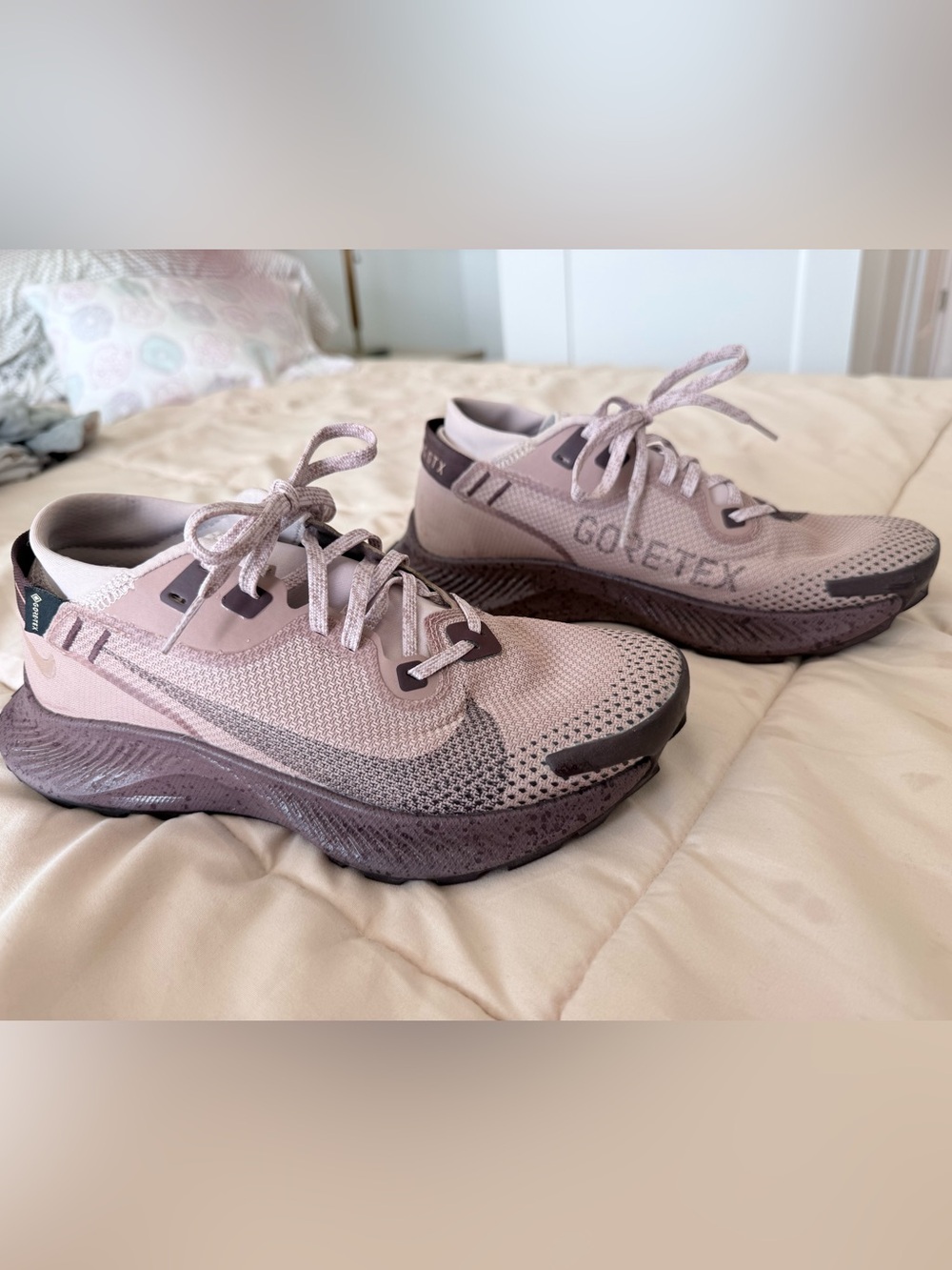 Nike Women’s Pink and Mauve Gore-Tex Running Hiking Sneakers